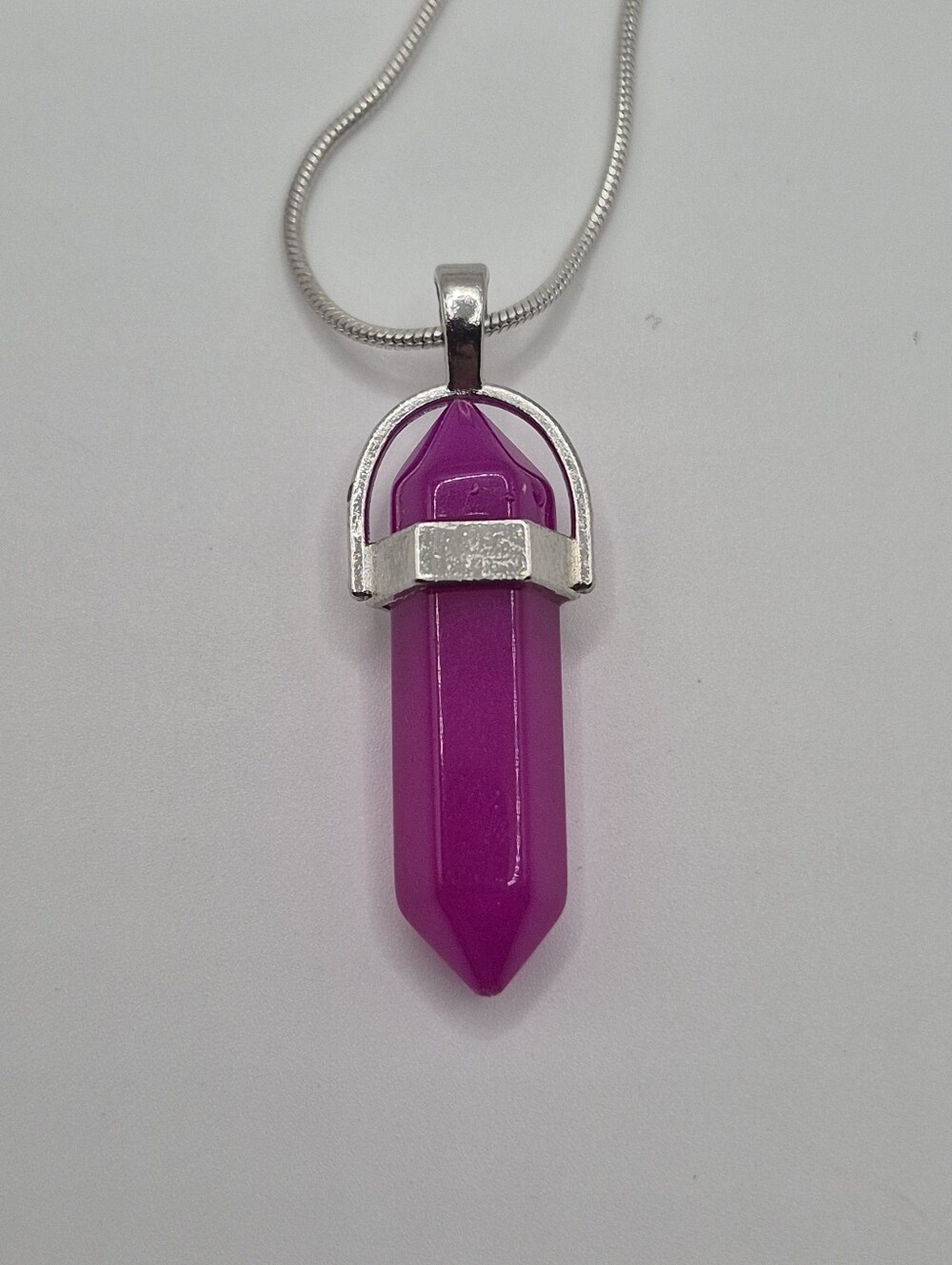 GORGEOUS Bright Magenta Hexagon CRYSTAL Point Pendant Necklace